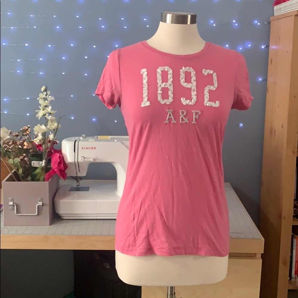 Pink Abercrombie and Fitch Tee Shirt A040